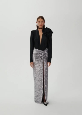 Srebrna Dluga spódnica z cekinów z rozcięciem i różą. Silver, sequined maxi long skirt with rose