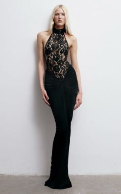 Czarna, maxi sukienka z koronką na dekolcie. BlacK gown with lace on chest 
